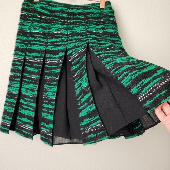 CARLISLE Mini Pleated Circle Skirt Paneled Tweed in green / black size 4 - Picture 6 of 6